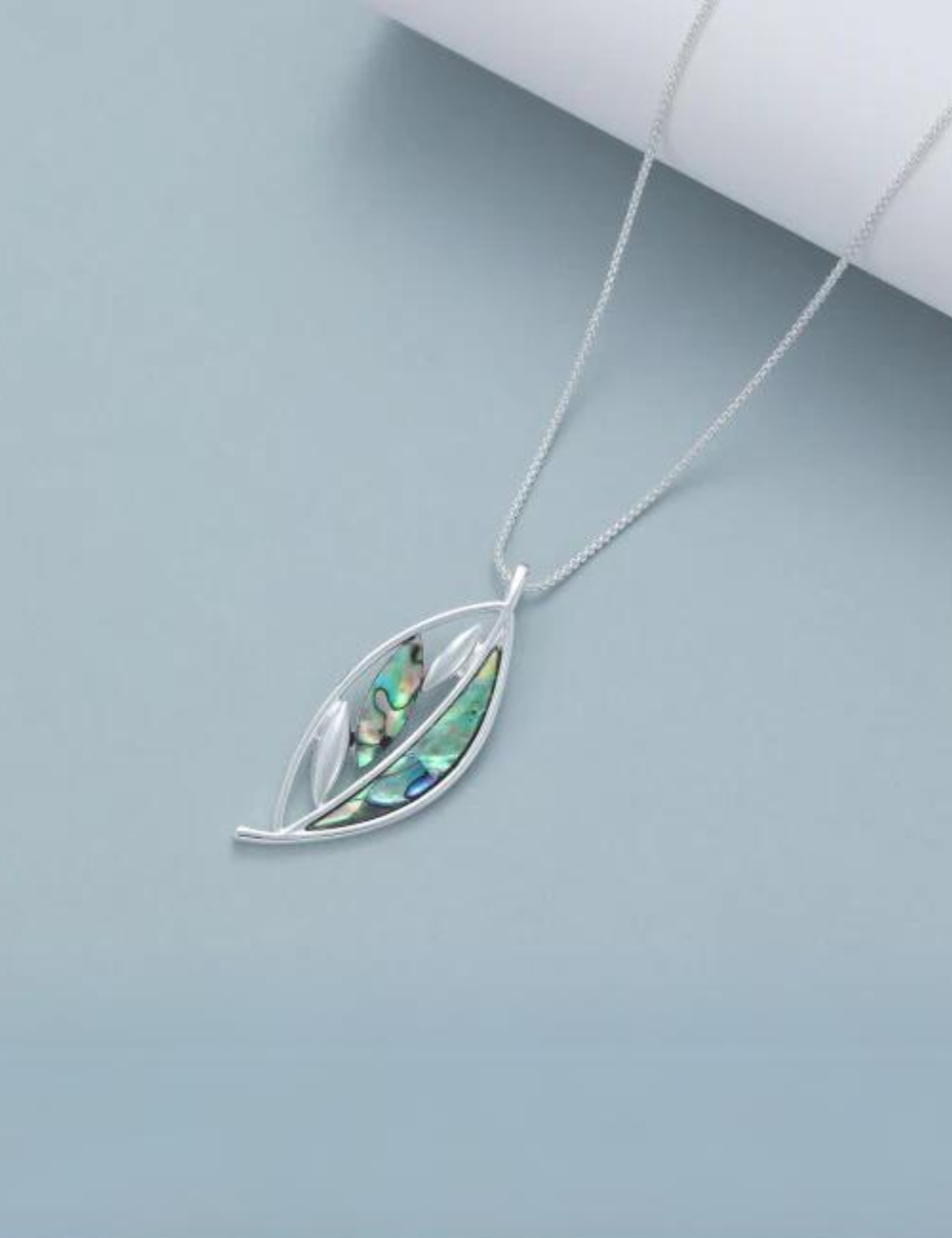 Necklace Silver with leaf drop